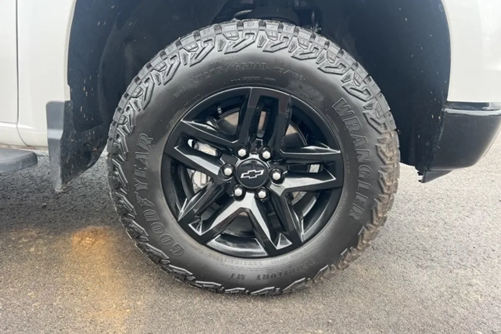 2024 Chevrolet Silverado 1500 LT Trail Boss photo 1