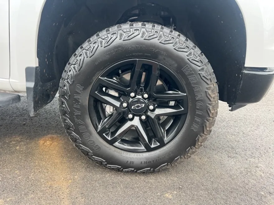 2024 Chevrolet Silverado 1500 LT Trail Boss photo 1