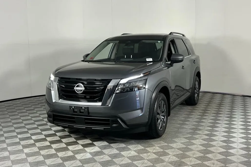 2024 Nissan Pathfinder SV photo 1