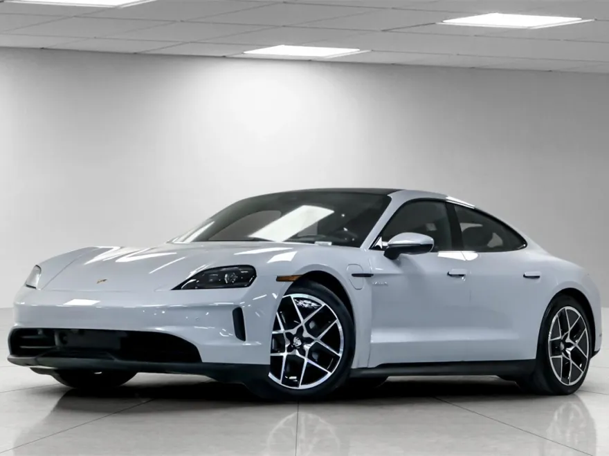 2025 Porsche Taycan photo 1