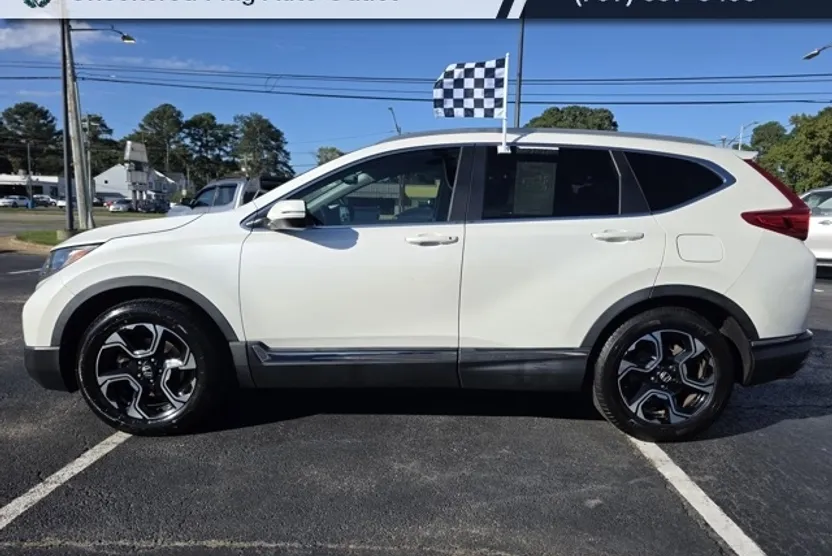 2017 Honda CR-V Touring photo 1