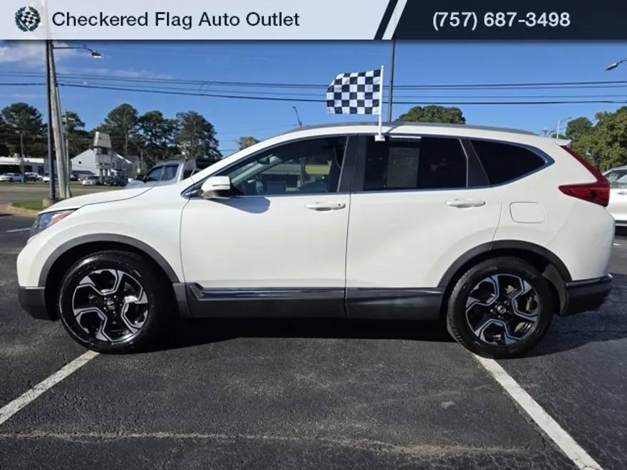 2017 Honda CR-V Touring photo 1