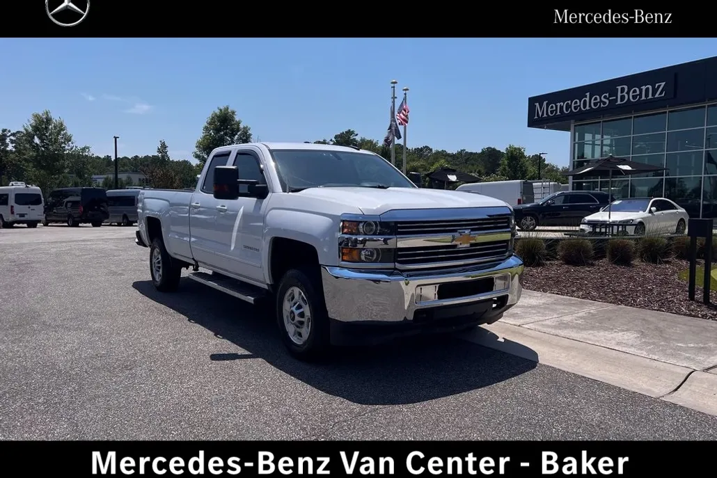 2017 Chevrolet Silverado 2500HD LT photo 1