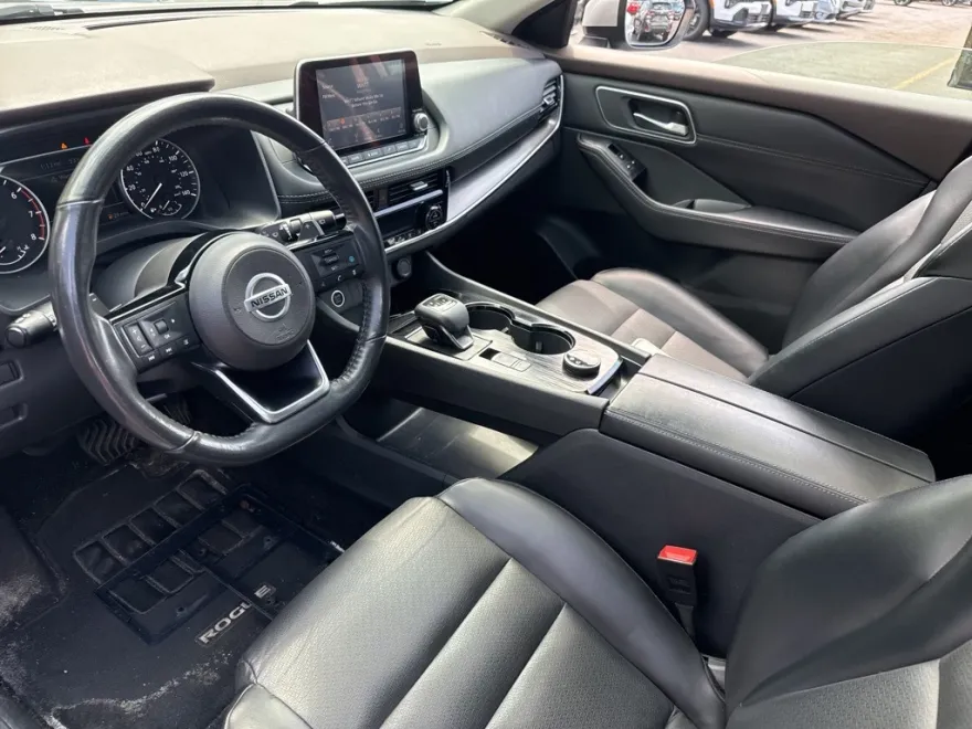 2021 Nissan Rogue SV photo 1