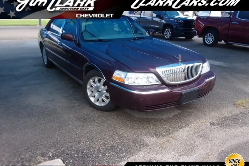 2006 Lincoln Town Car Executive photo 1