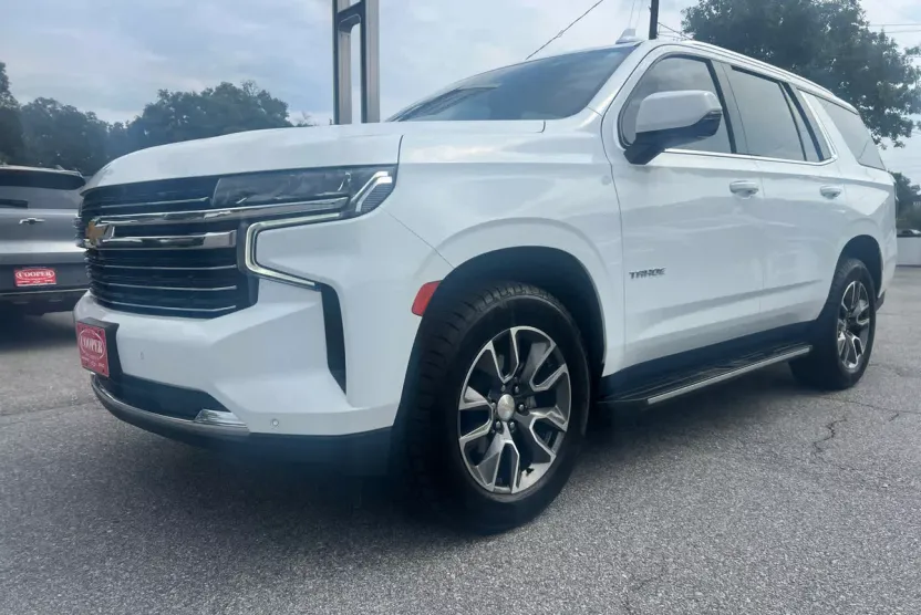 2022 Chevrolet Tahoe LT photo 1
