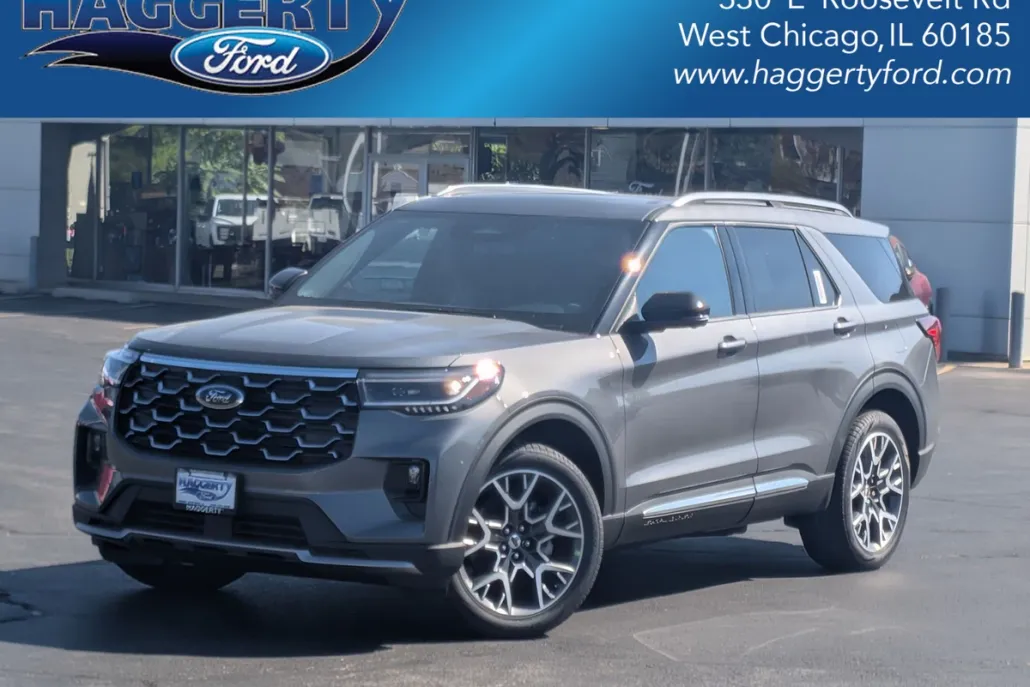 2025 Ford Explorer Platinum photo 1