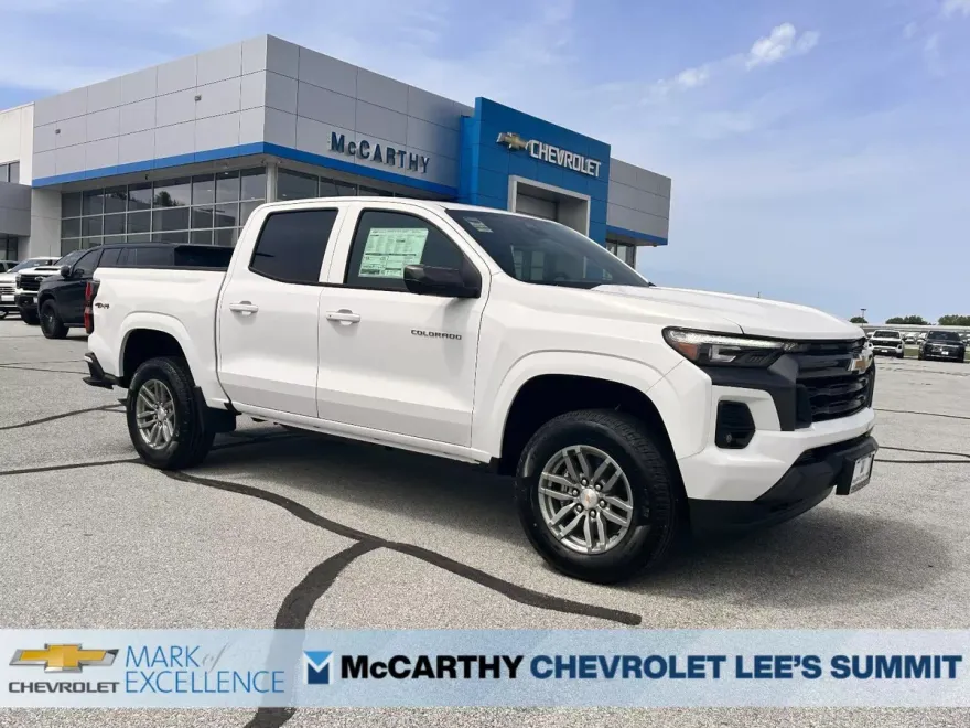 2026 Chevrolet Colorado LT photo 1