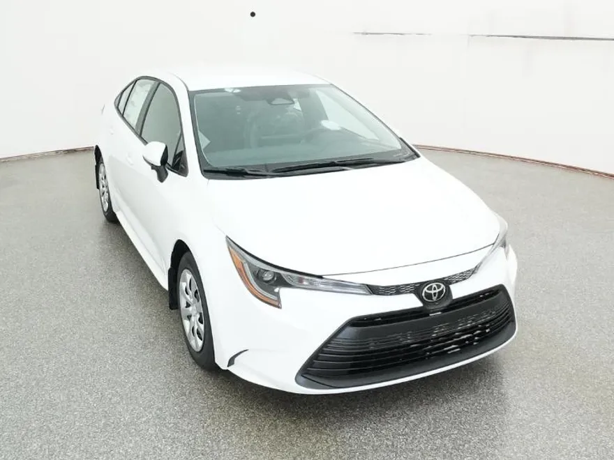 2026 Toyota Corolla LE photo 1