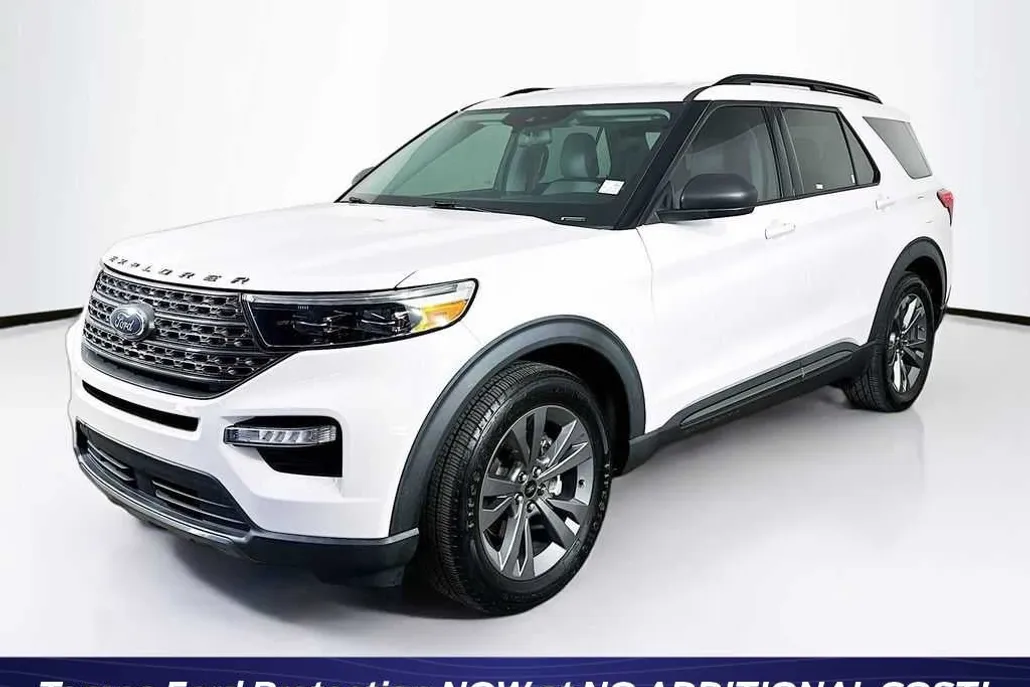 2021 Ford Explorer XLT photo 1