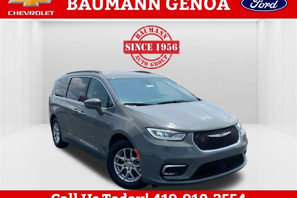 2022 Chrysler Pacifica Touring L photo 1