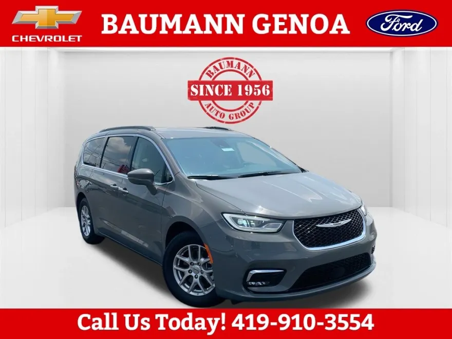 2022 Chrysler Pacifica Touring L photo 1