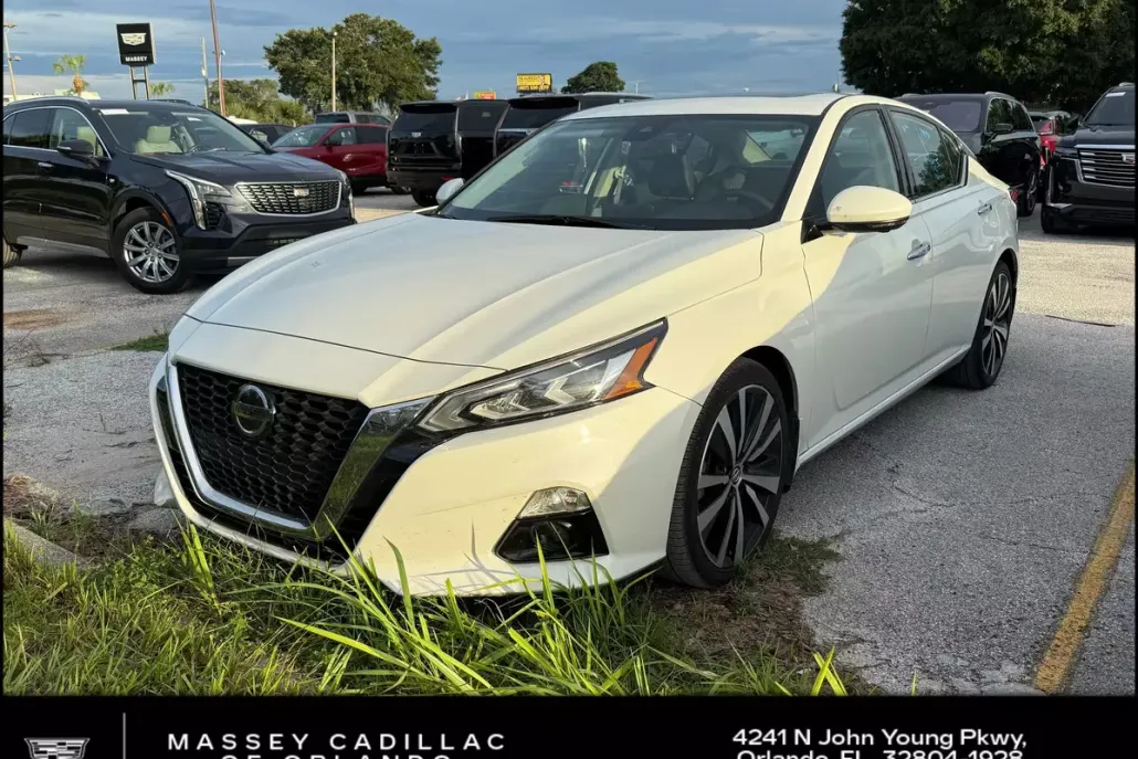 2020 Nissan Altima 2.5 Platinum photo 1