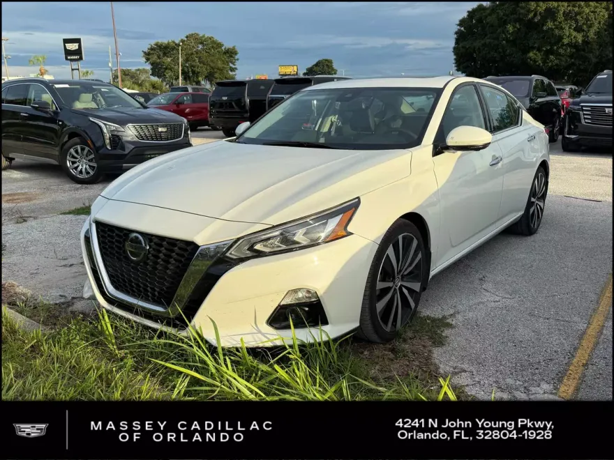 2020 Nissan Altima 2.5 Platinum photo 1