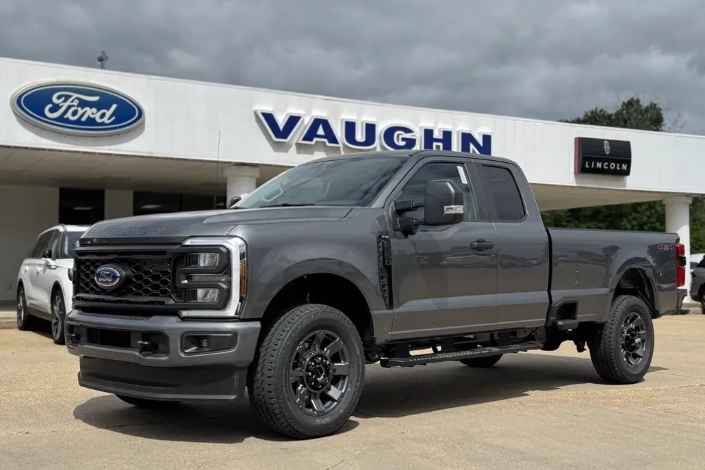 2025 Ford F-350 XL photo 1