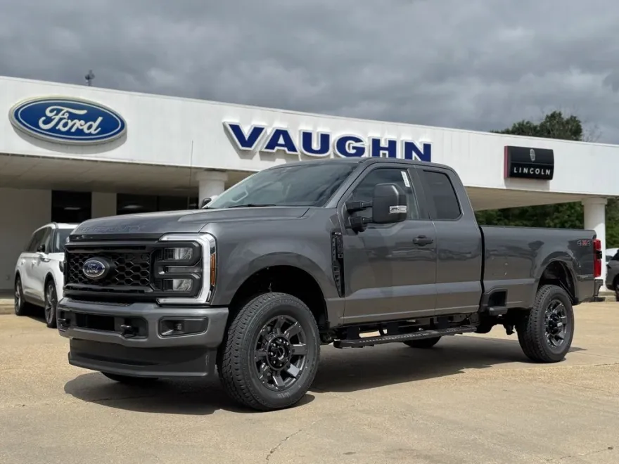 2025 Ford F-350 XL photo 1