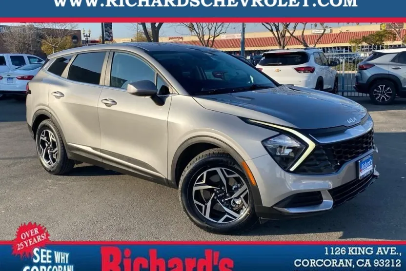 2023 Kia Sportage LX photo 1