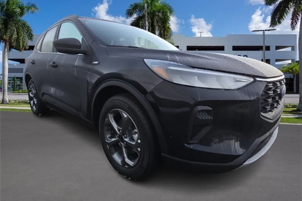 2025 Ford Escape ST-Line photo 1