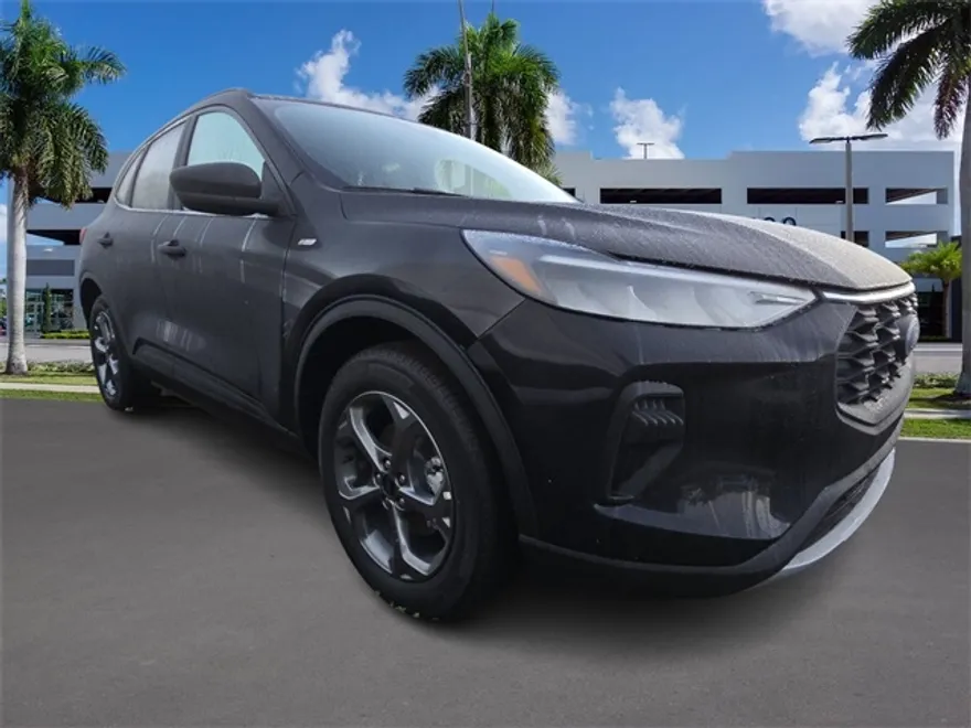 2025 Ford Escape ST-Line photo 1