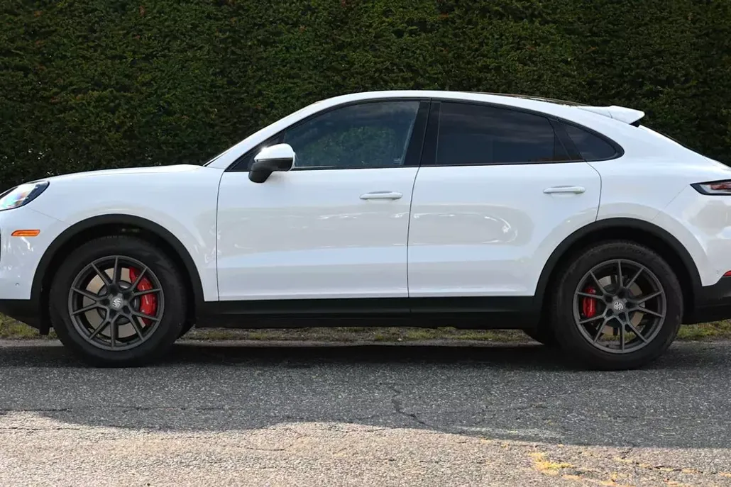 2024 Porsche Cayenne Coupe S photo 1