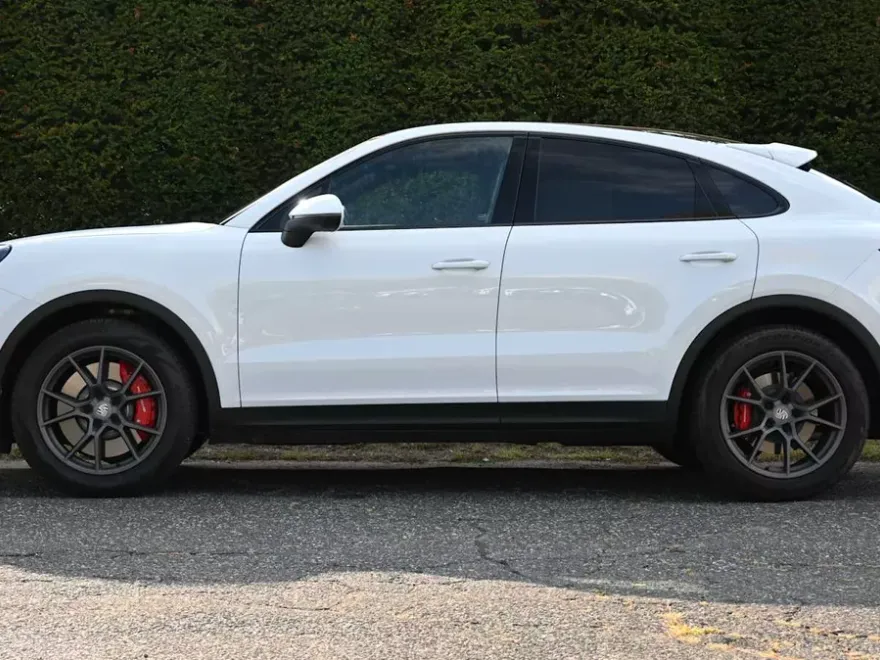 2024 Porsche Cayenne Coupe S photo 1