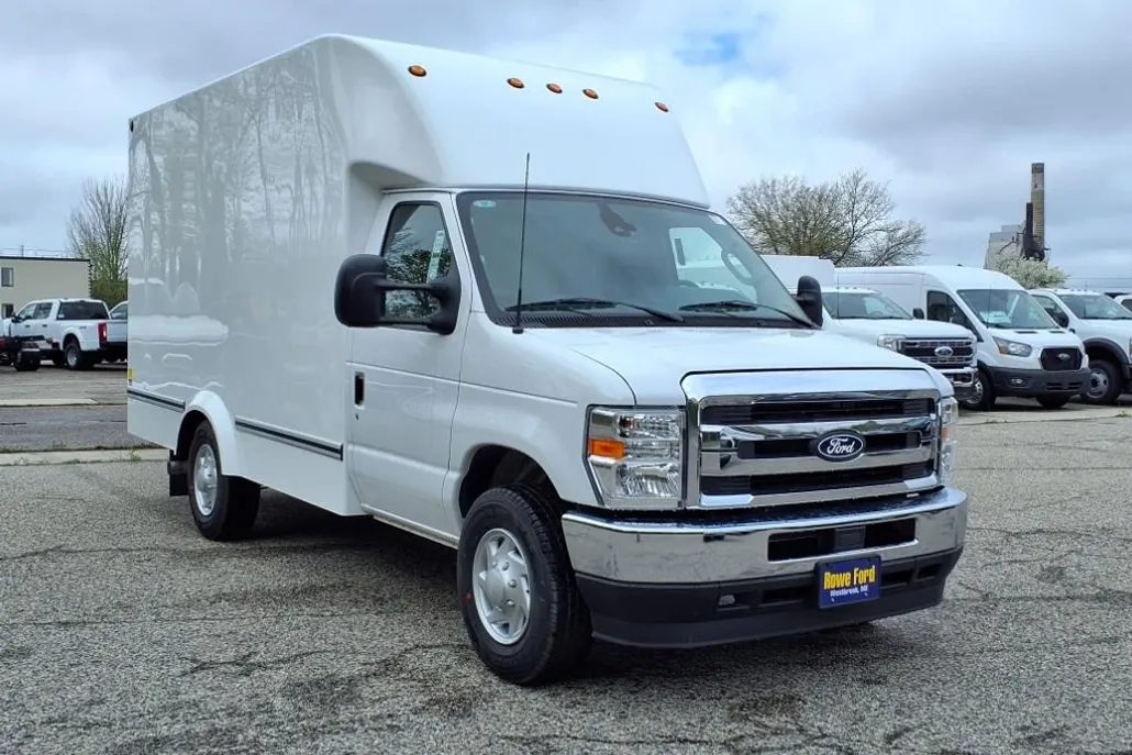 2026 Ford E-350 Base photo 1