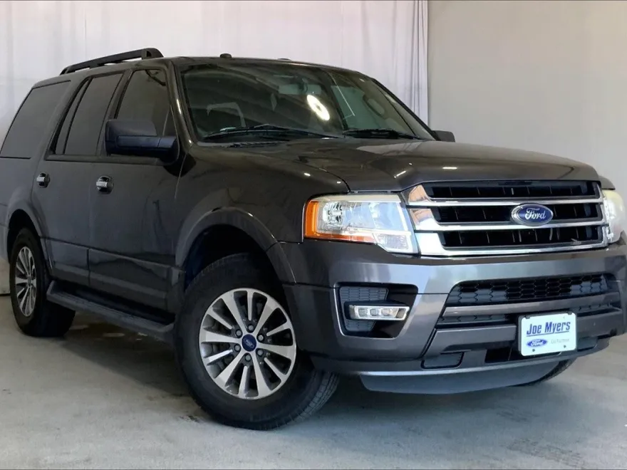 2017 Ford Expedition XLT photo 1