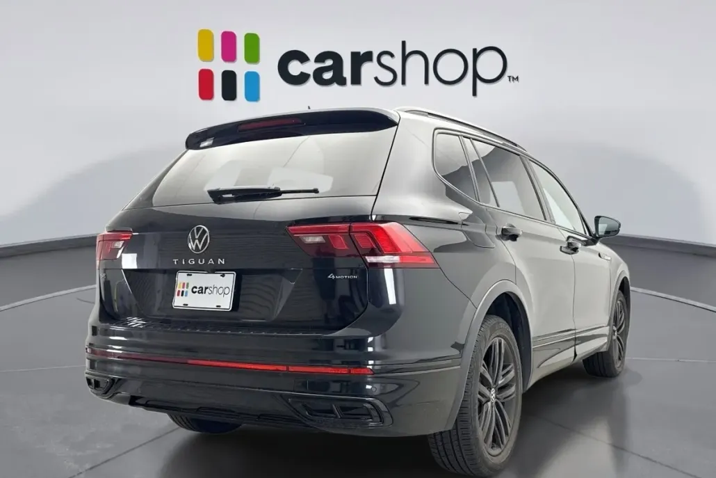 2022 Volkswagen Tiguan SE R-Line Black photo 1