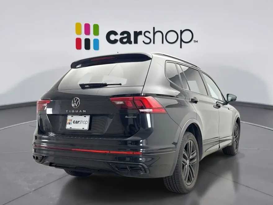 2022 Volkswagen Tiguan SE R-Line Black photo 1