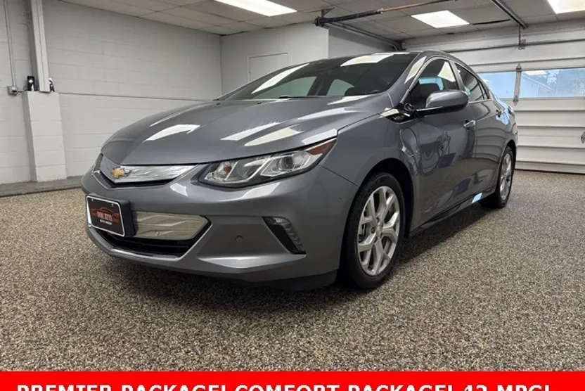 2018 Chevrolet Volt Premier photo 1