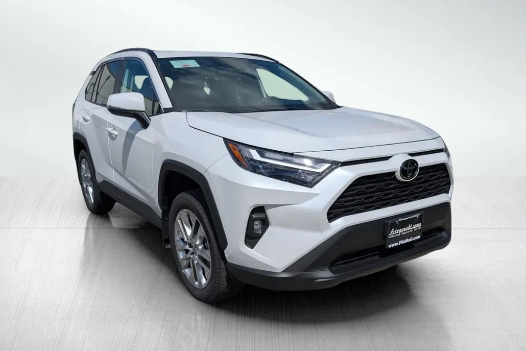 2025 Toyota RAV4 XLE Premium photo 1