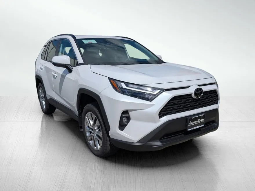 2025 Toyota RAV4 XLE Premium photo 1