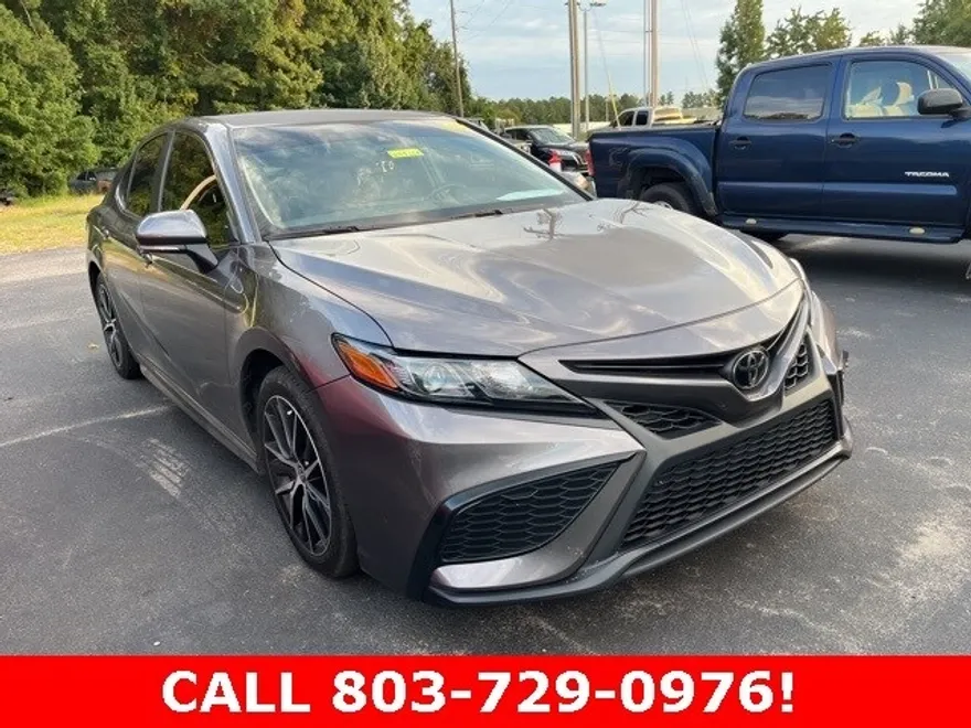 2024 Toyota Camry SE photo 1