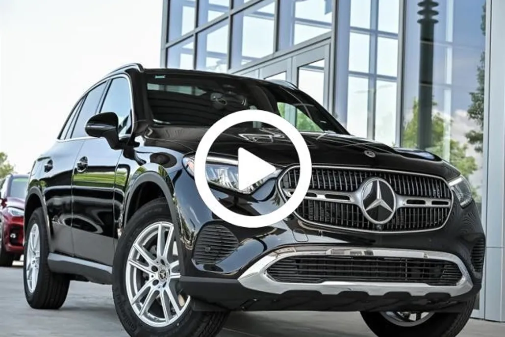 2025 Mercedes Benz GLC 300 4MATIC photo 1