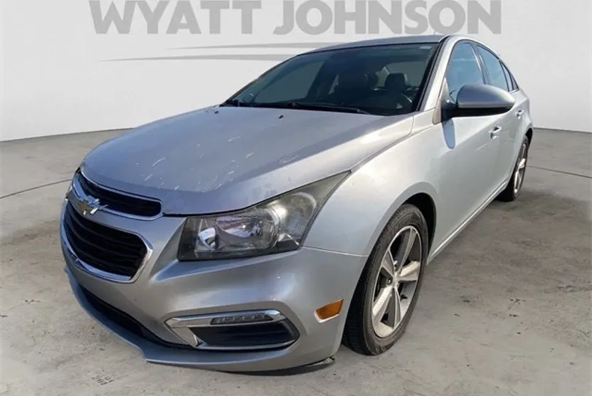 2015 Chevrolet Cruze photo 1