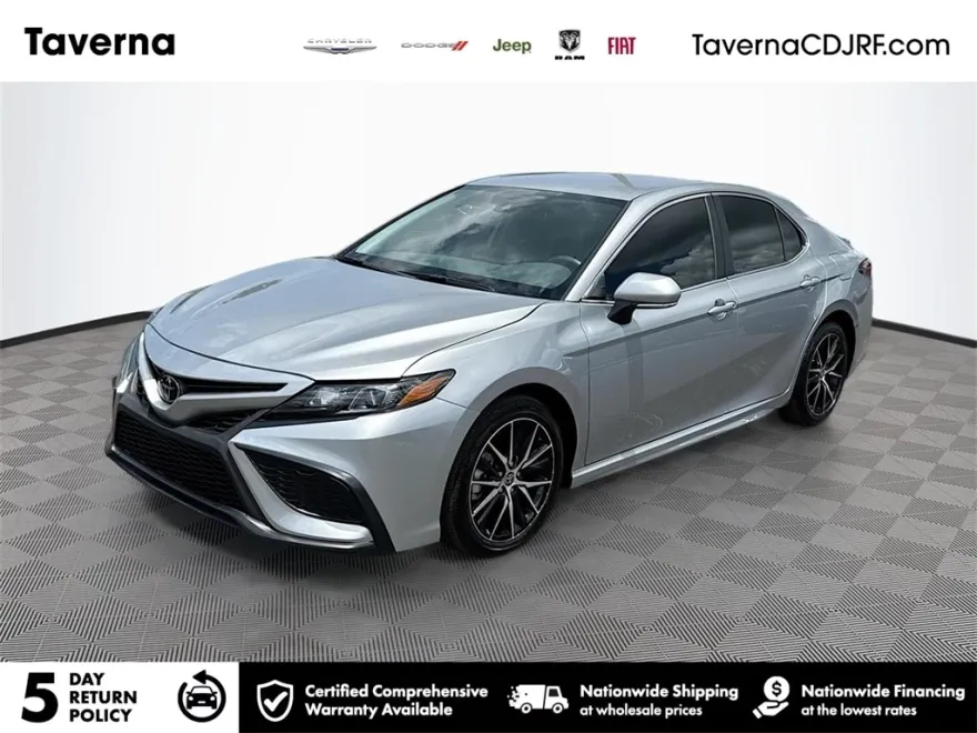 2024 Toyota Camry SE photo 1