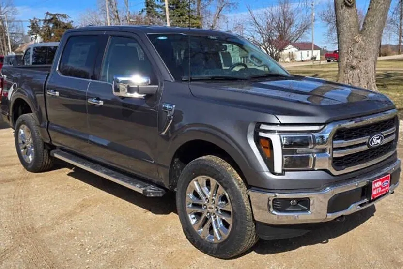 2025 Ford F-150 Lariat photo 1