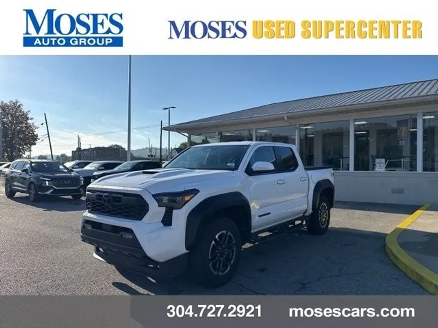 2024 Toyota Tacoma TRD Sport photo 1