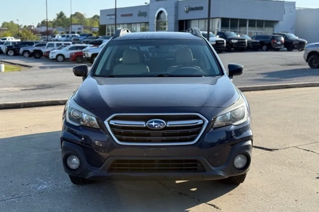 2018 Subaru Outback 2.5i Premium photo 1