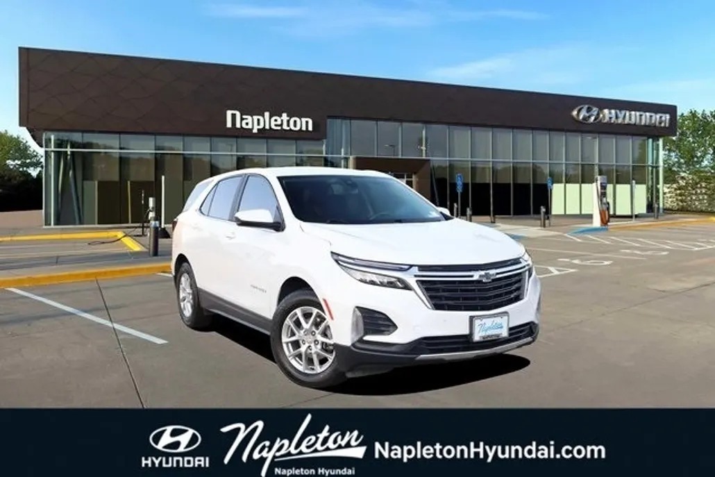 2022 Chevrolet Equinox LT photo 1
