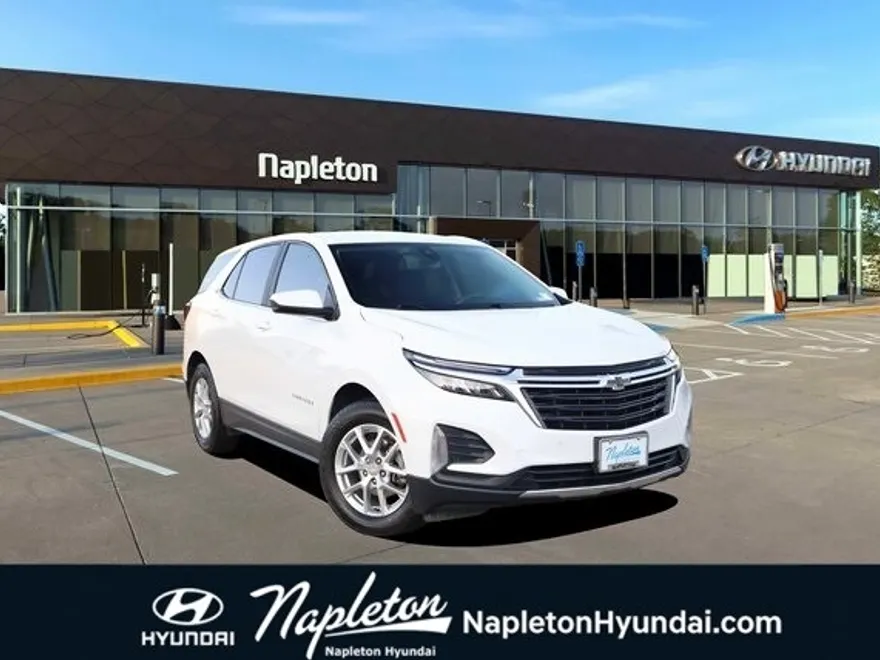 2022 Chevrolet Equinox LT photo 1