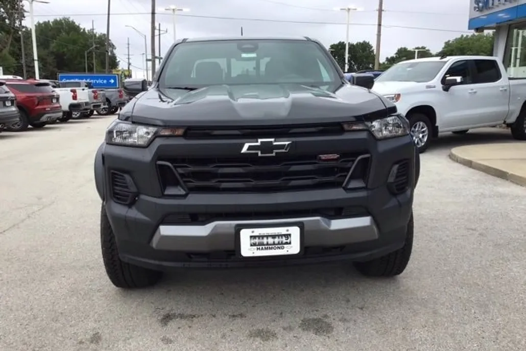 2025 Chevrolet Colorado Trail Boss photo 1