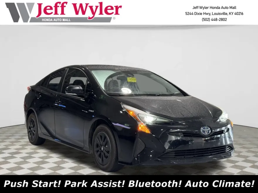 2017 Toyota Prius Four photo 1