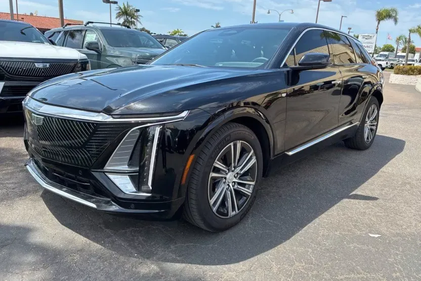 2023 Cadillac Lyriq Luxury photo 1