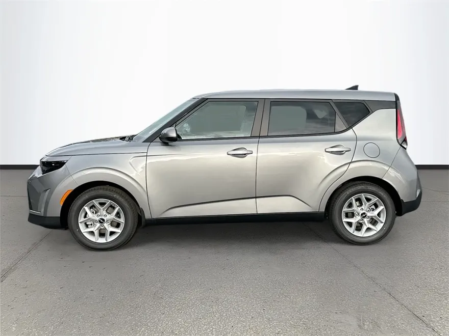 2025 Kia Soul LX photo 1