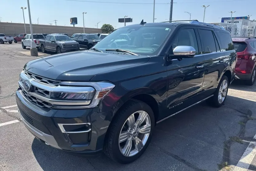 2023 Ford Expedition Platinum photo 1