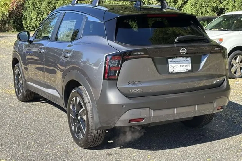 2026 Nissan Kicks SV photo 1