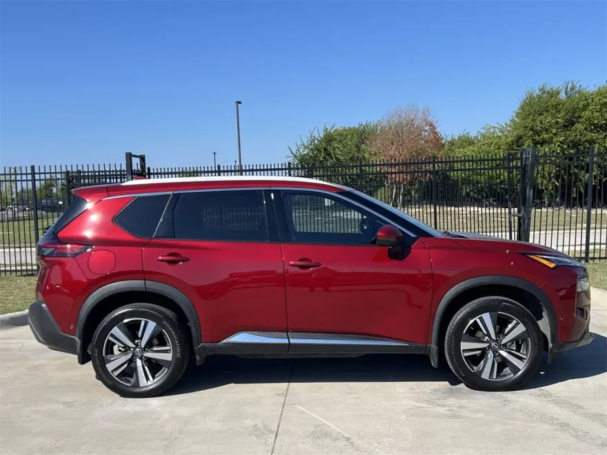 2023 Nissan Rogue SL photo 1
