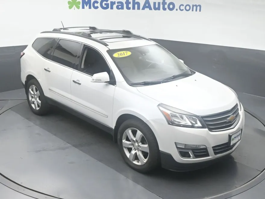 2017 Chevrolet Traverse Premier photo 1