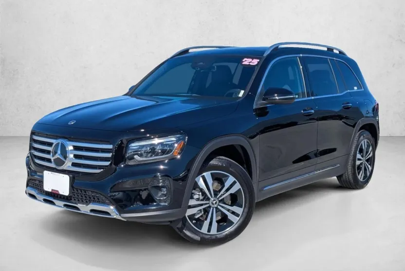 2025 Mercedes Benz GLB 250 4MATIC photo 1
